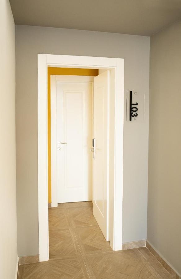 Hotel Luris Golem  Bagian luar foto