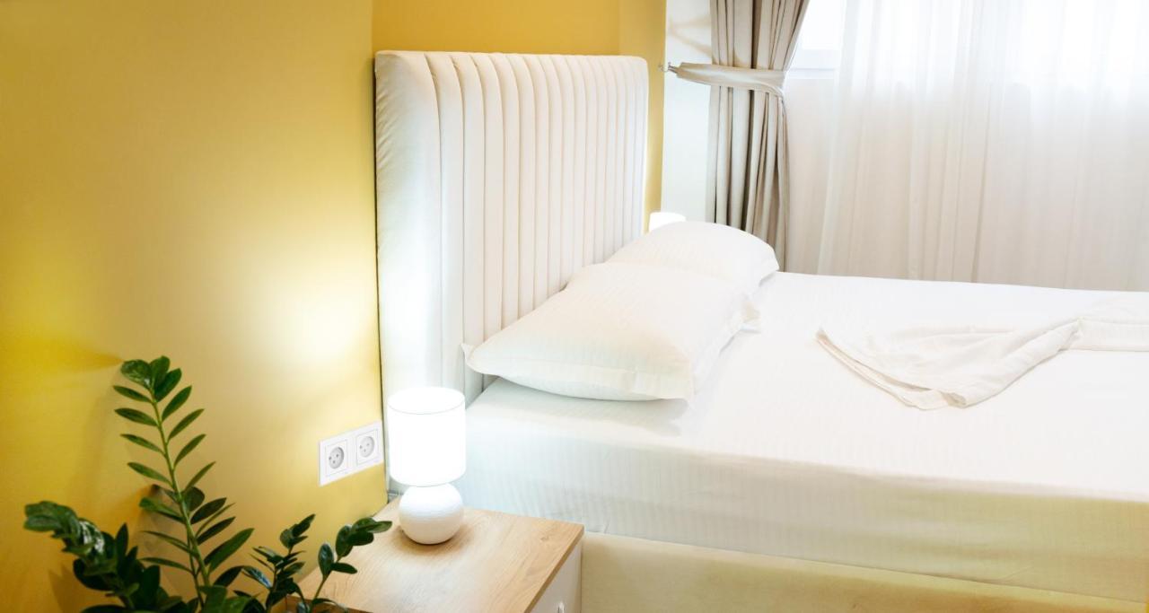 Hotel Luris Golem  Bagian luar foto