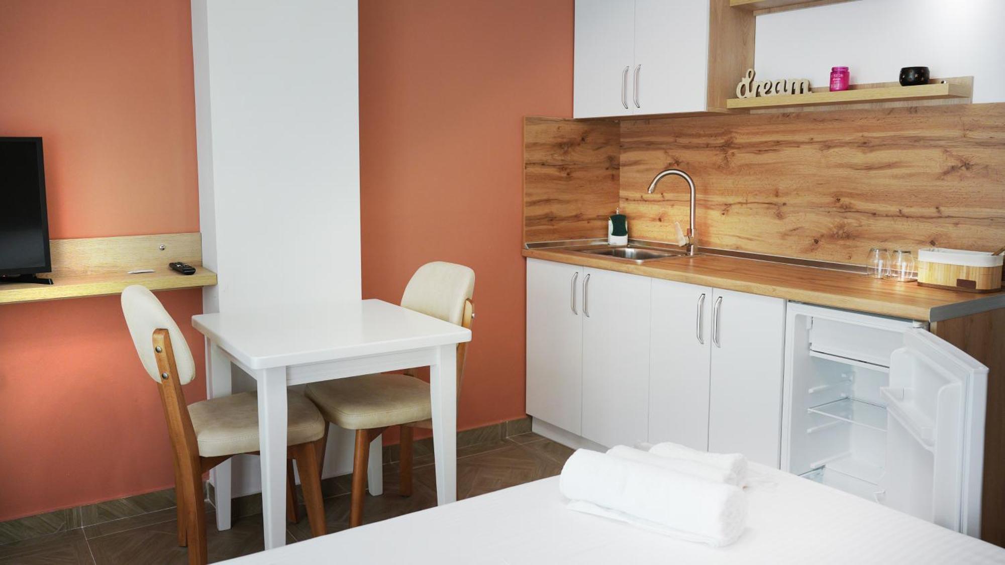 Hotel Luris Golem  Bagian luar foto