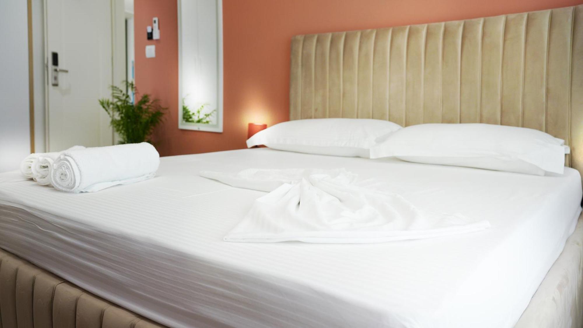 Hotel Luris Golem  Bagian luar foto