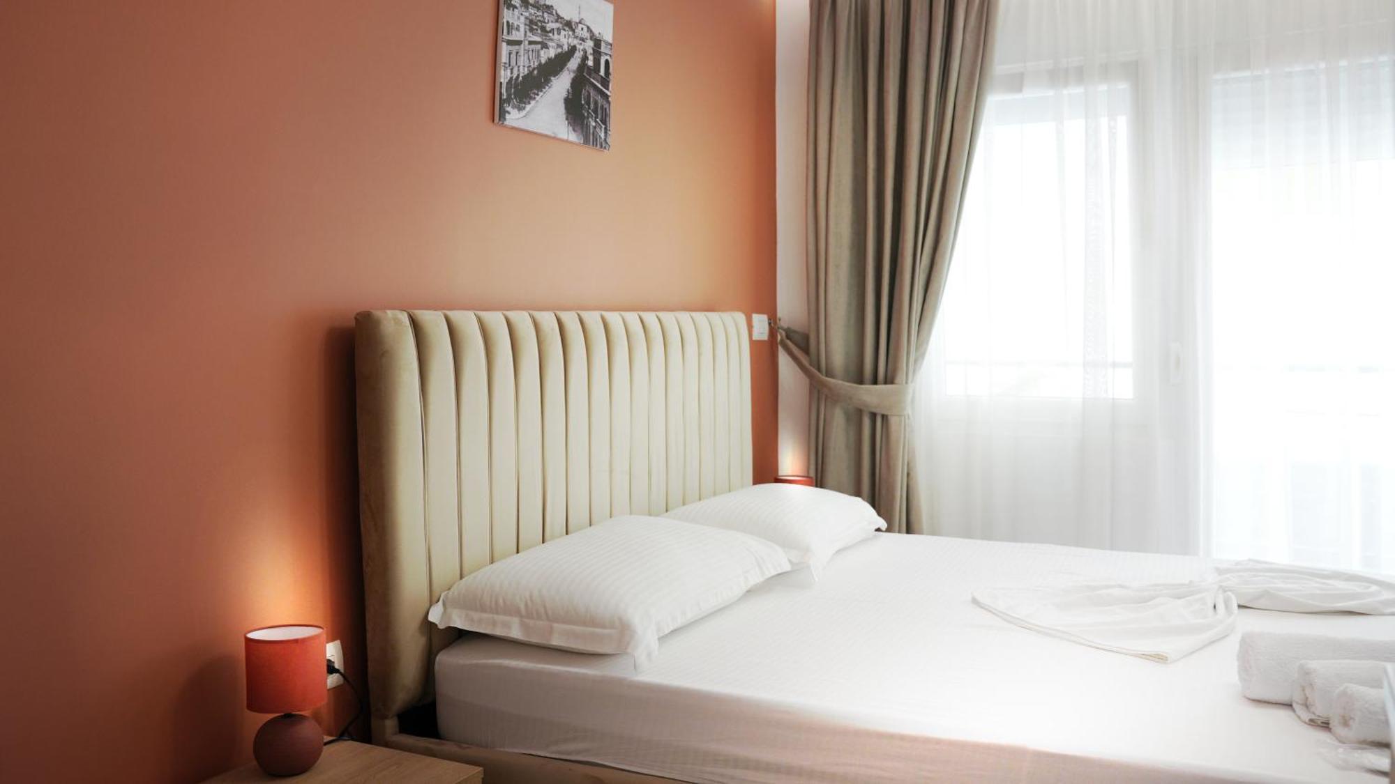 Hotel Luris Golem  Bagian luar foto