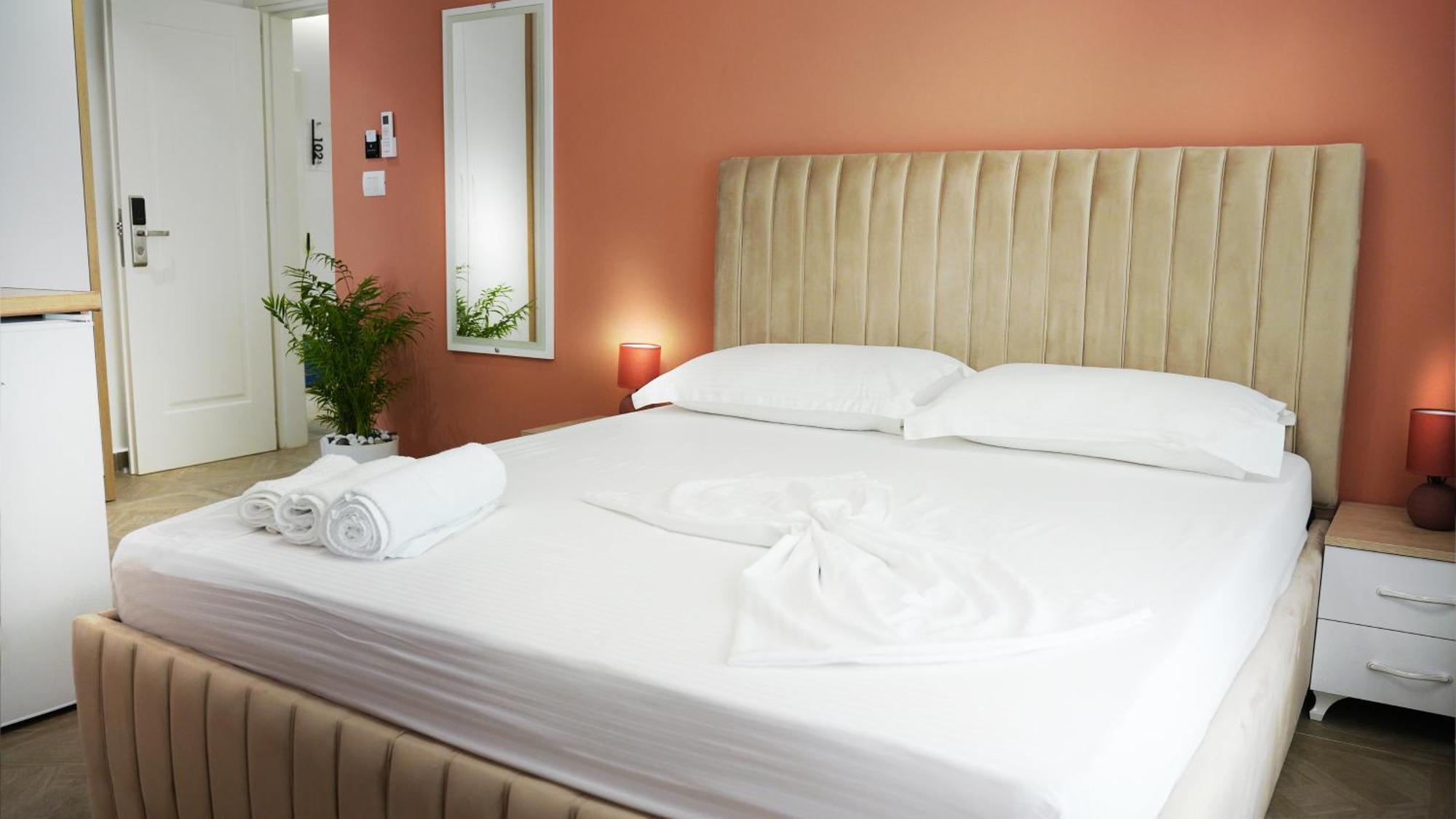 Hotel Luris Golem  Bagian luar foto