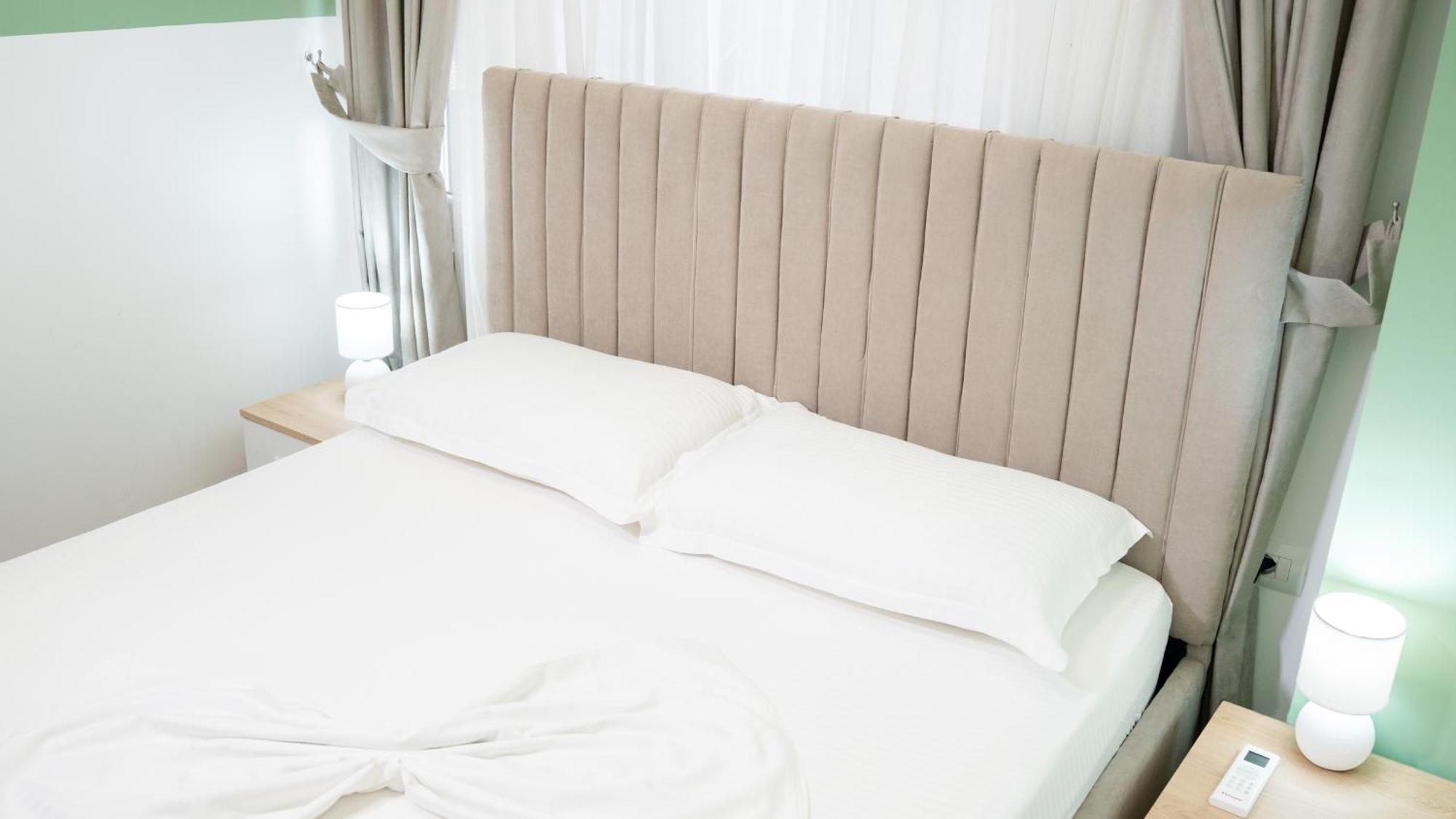 Hotel Luris Golem  Bagian luar foto