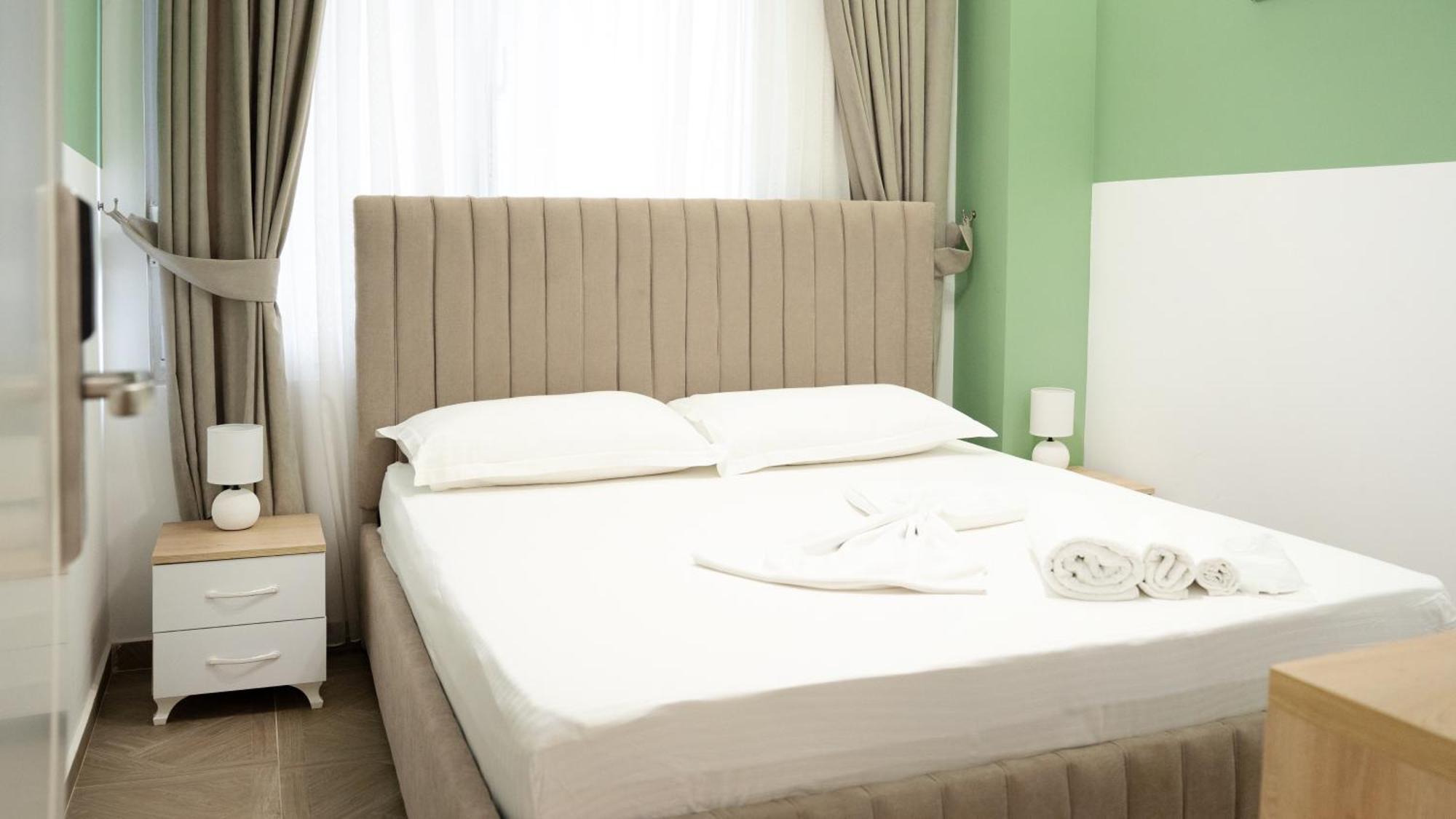 Hotel Luris Golem  Bagian luar foto